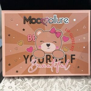 Moaallure Lip Gloss Kit with Bear Design
